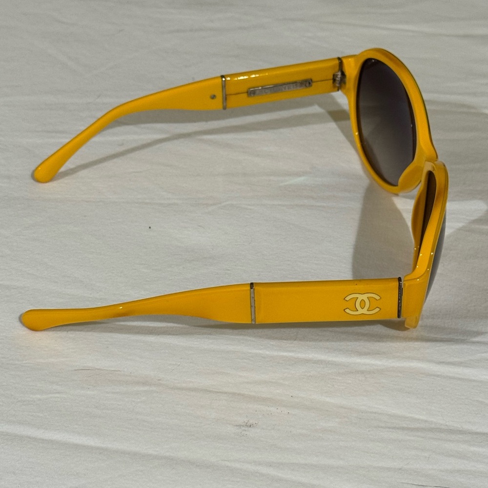 Chanel Interlocking Cc Round Yellow Sunglasses - image 3